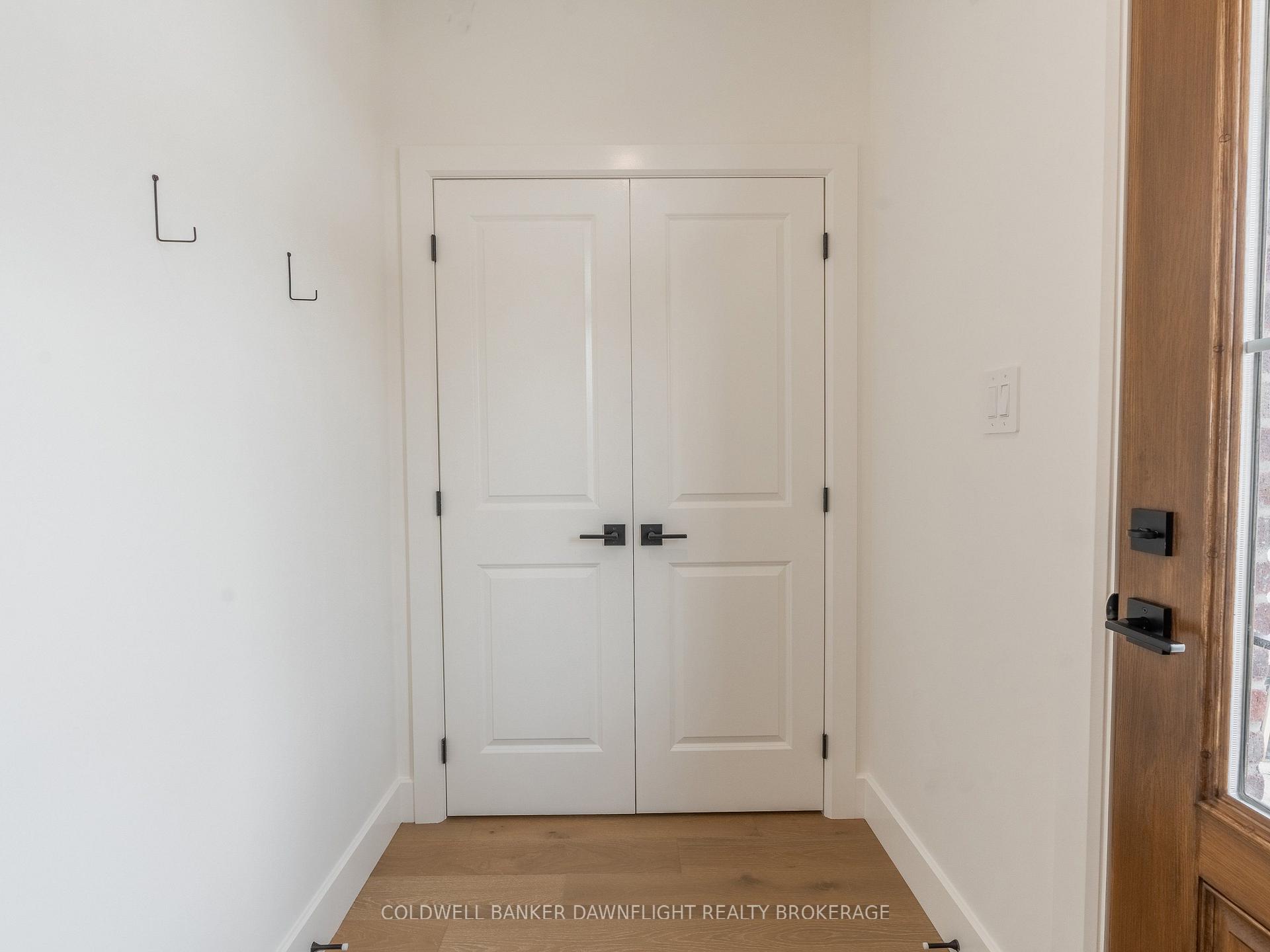 Photo 4 of Unit 11, 147 Scotts Drive, Lucan Biddulph, Lucan — HOMEH