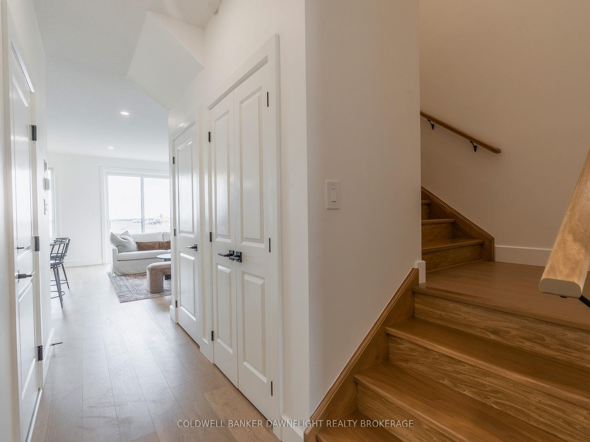 Photo 7 of Unit 11, 147 Scotts Drive, Lucan Biddulph, Lucan — HOMEH