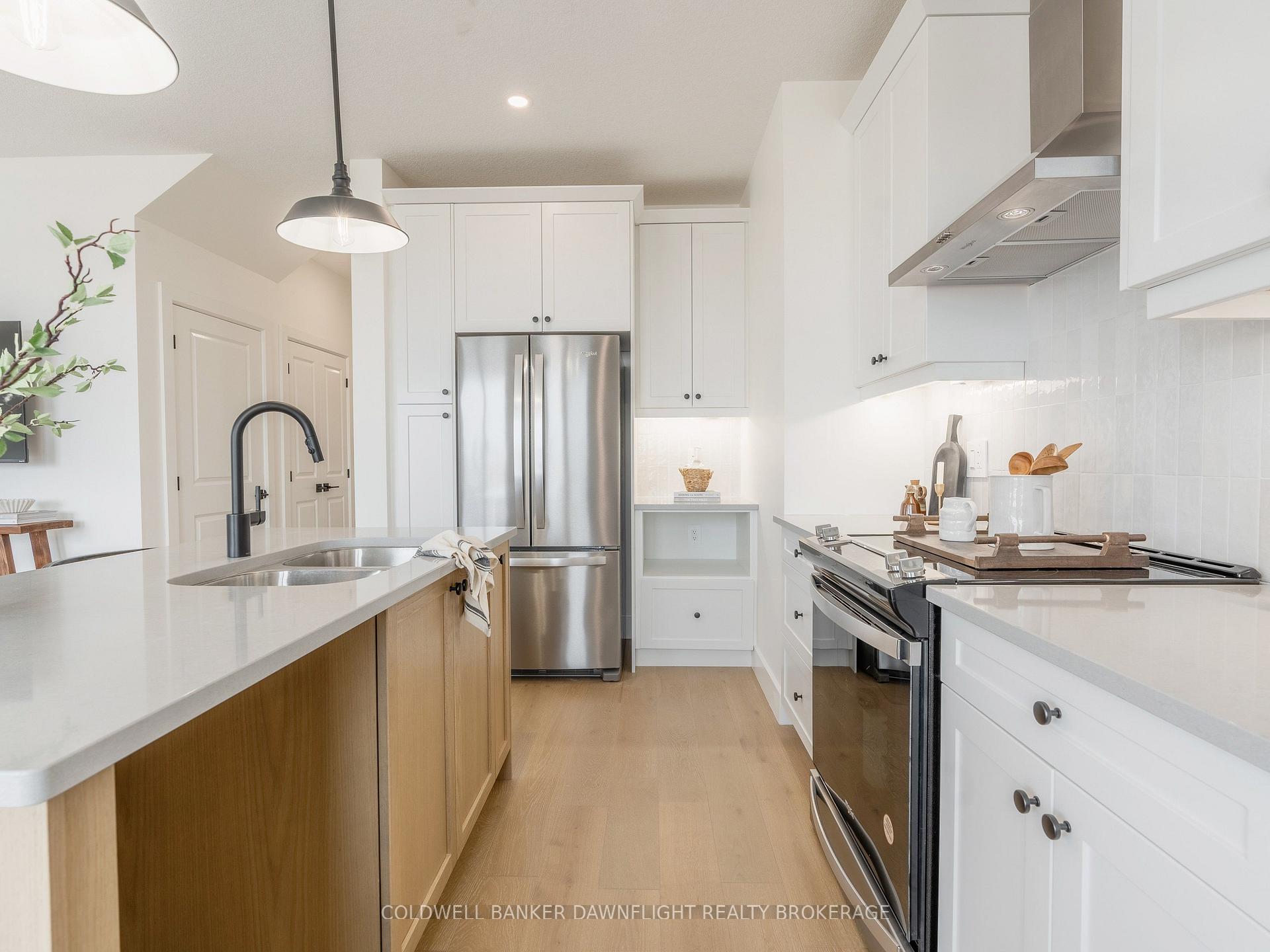 Photo 14 of Unit 11, 147 Scotts Drive, Lucan Biddulph, Lucan — HOMEH