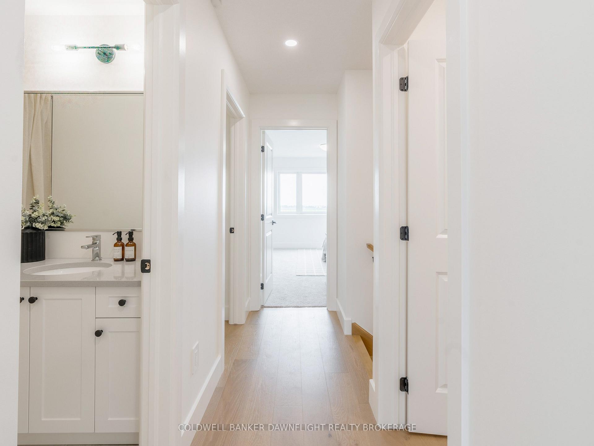 Photo 22 of Unit 11, 147 Scotts Drive, Lucan Biddulph, Lucan — HOMEH