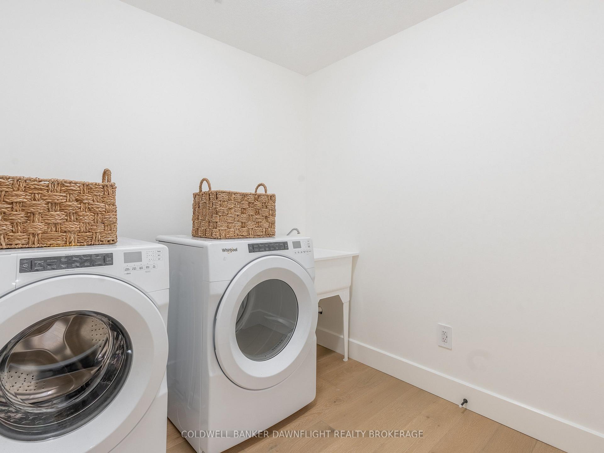 Photo 23 of Unit 11, 147 Scotts Drive, Lucan Biddulph, Lucan — HOMEH
