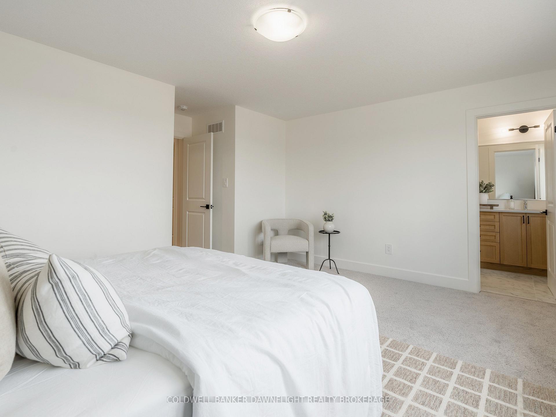Photo 33 of Unit 11, 147 Scotts Drive, Lucan Biddulph, Lucan — HOMEH