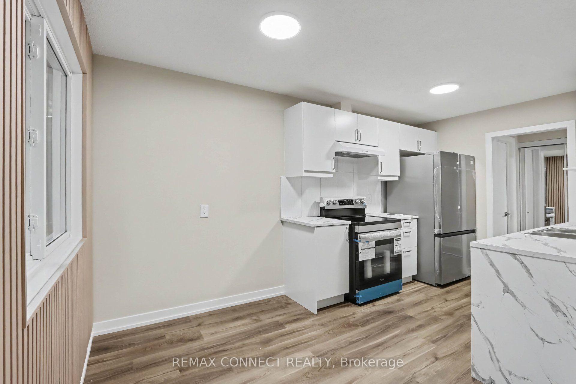 Photo 3 of 43 Tybalt Crescent, Ottawa, Westcliffe Estates — HOMEH