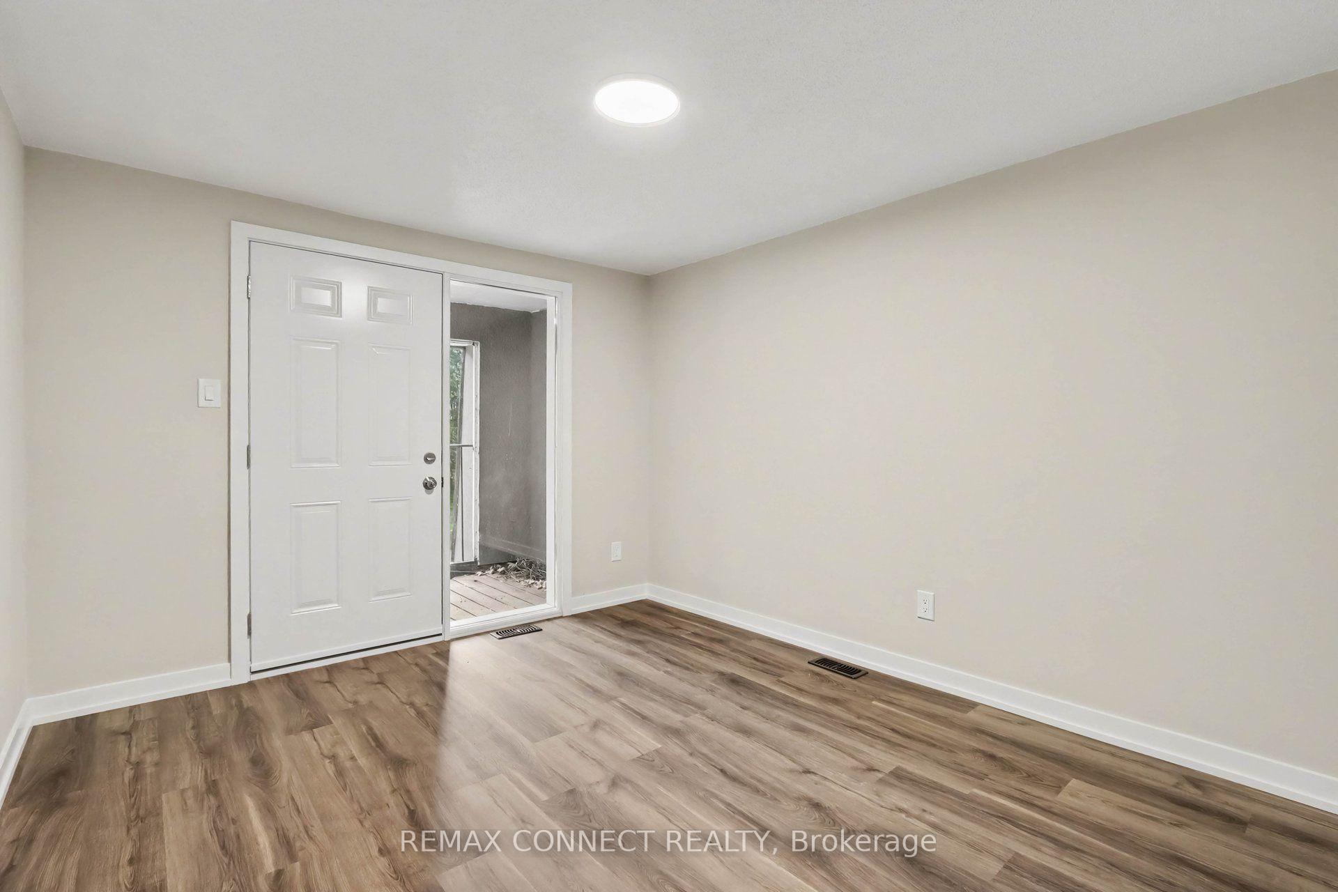 Photo 11 of 43 Tybalt Crescent, Ottawa, Westcliffe Estates — HOMEH