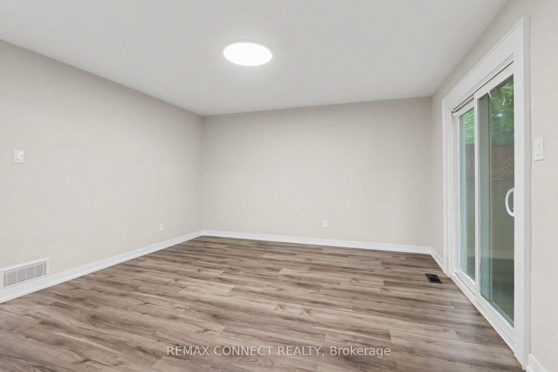 Photo 15 of 43 Tybalt Crescent, Ottawa, Westcliffe Estates — HOMEH