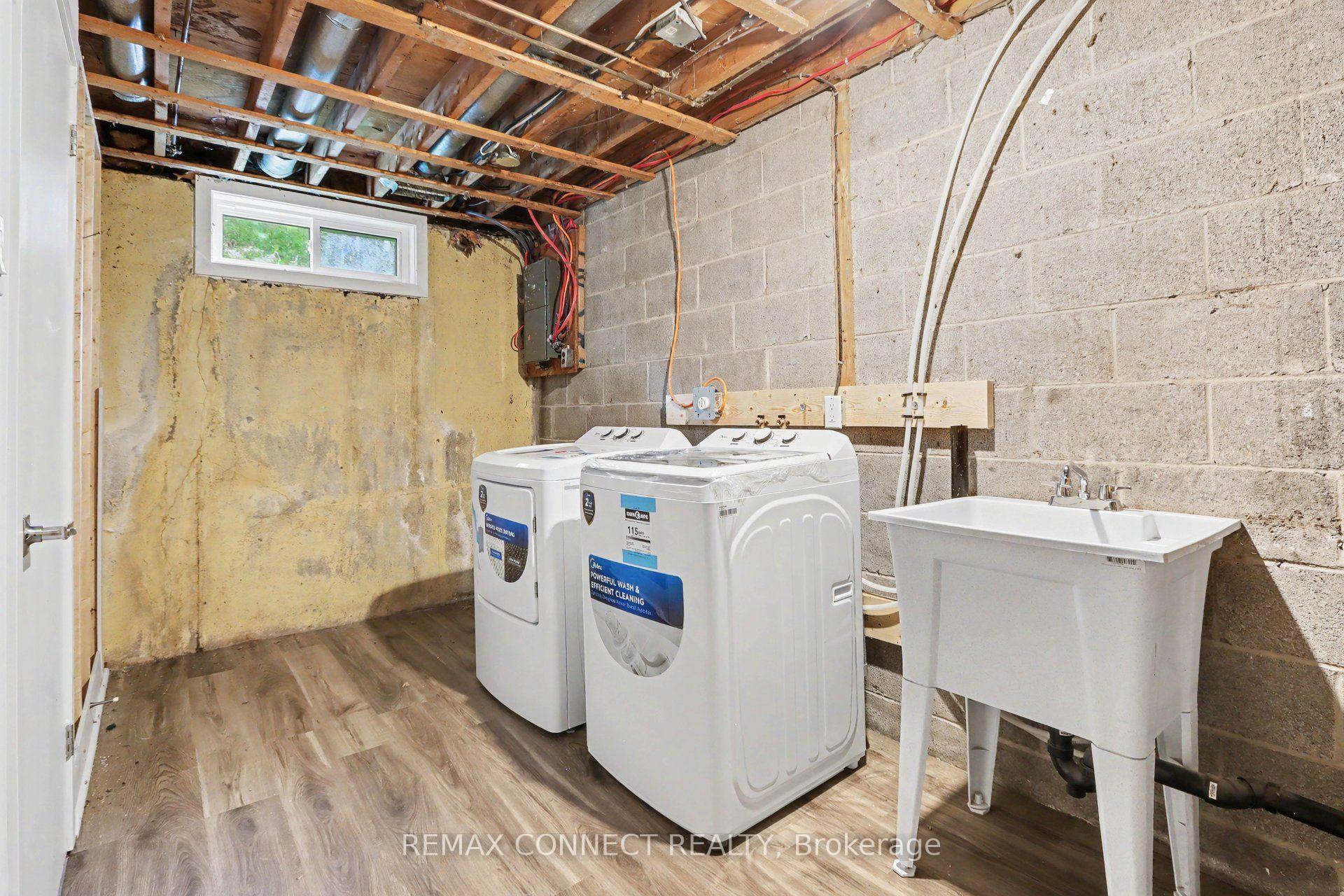 Photo 17 of 43 Tybalt Crescent, Ottawa, Westcliffe Estates — HOMEH