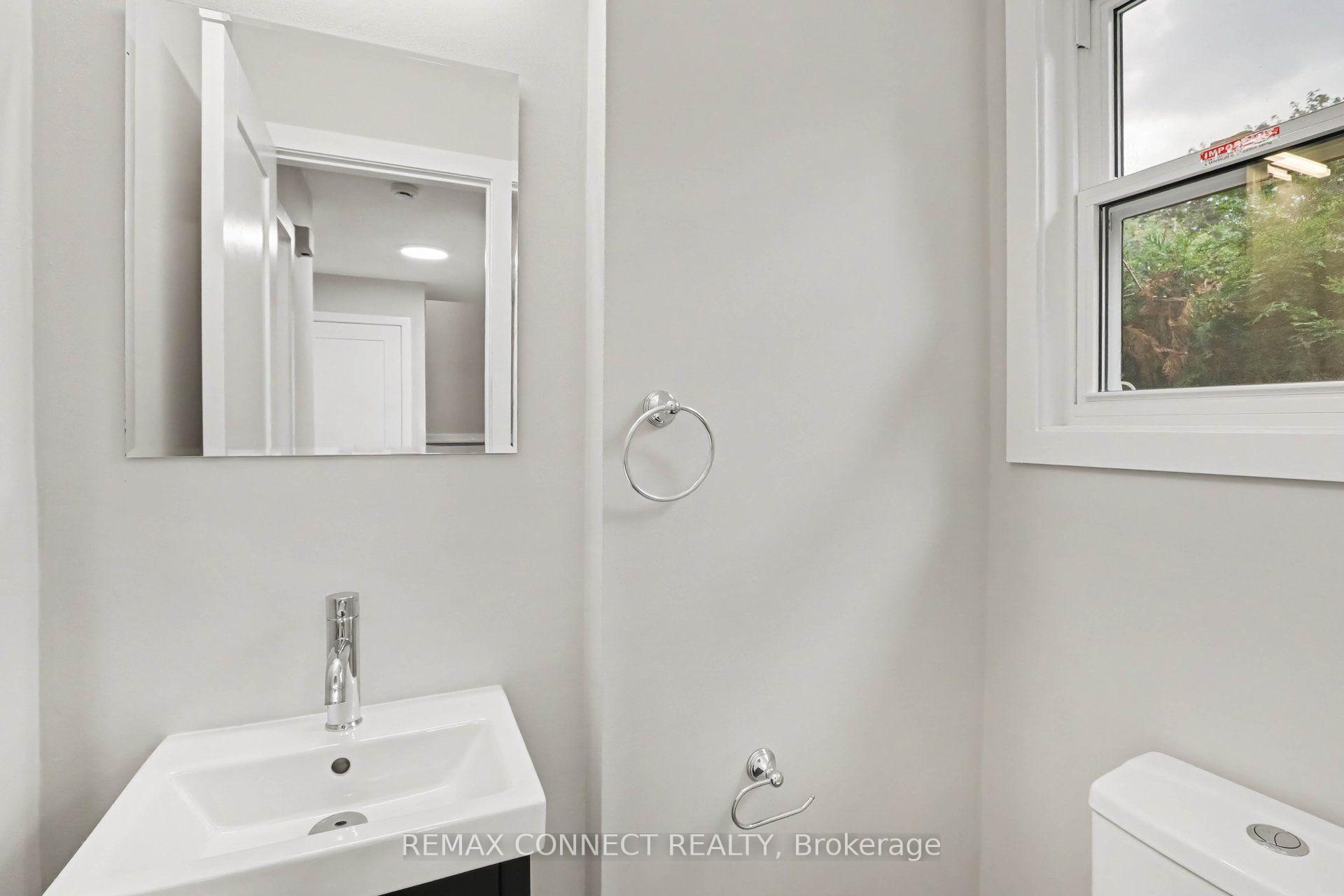 Photo 18 of 43 Tybalt Crescent, Ottawa, Westcliffe Estates — HOMEH