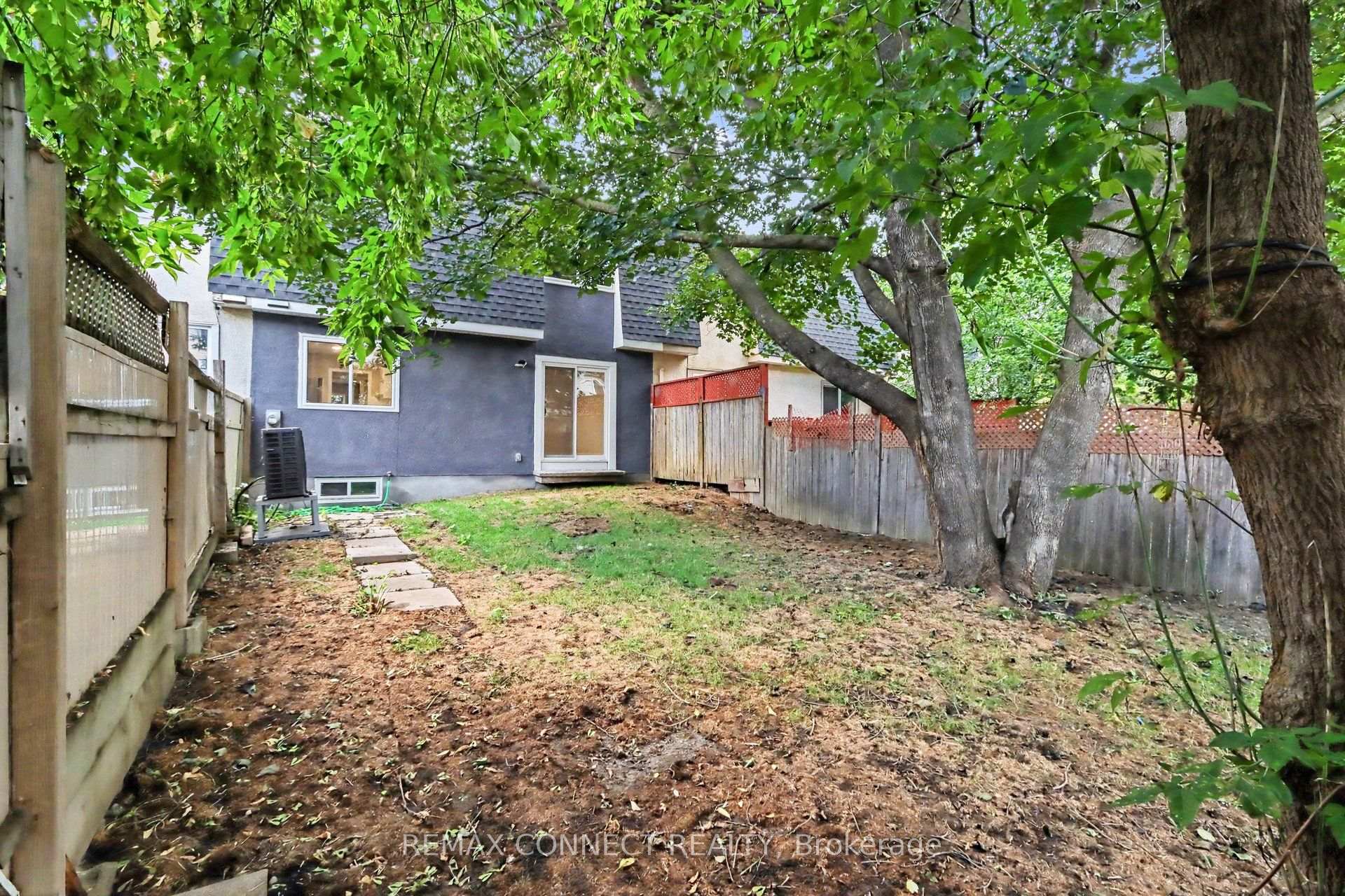 Photo 20 of 43 Tybalt Crescent, Ottawa, Westcliffe Estates — HOMEH