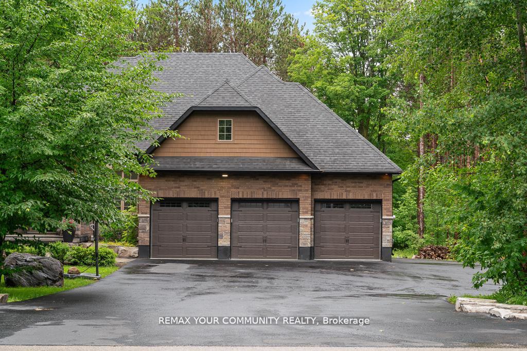 Photo 4 of 38 Windermere Circle, Tay, Rural Tay — HOMEH