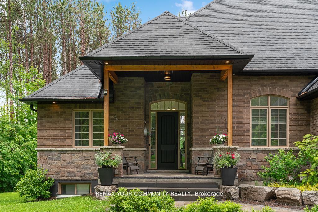 Photo 5 of 38 Windermere Circle, Tay, Rural Tay — HOMEH