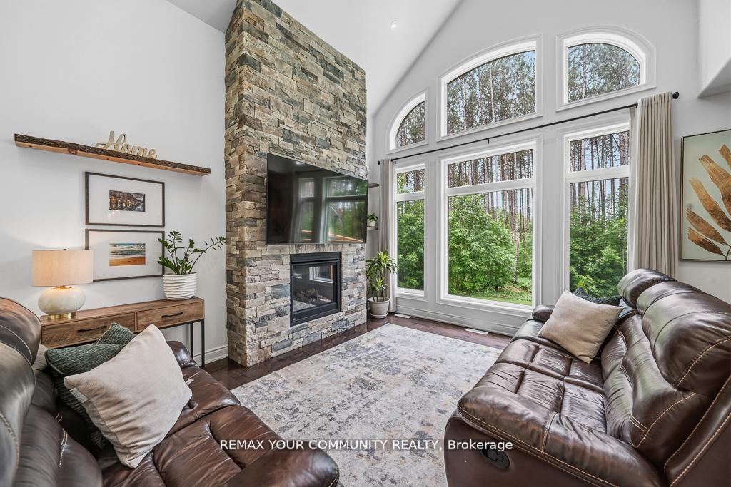 Photo 12 of 38 Windermere Circle, Tay, Rural Tay — HOMEH