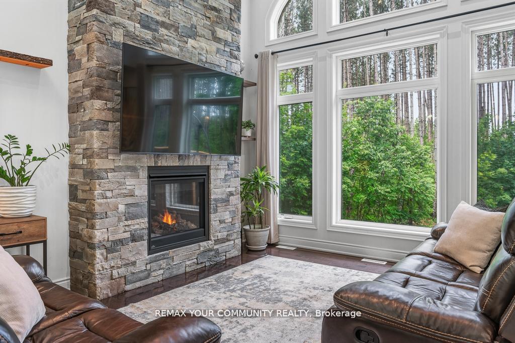Photo 16 of 38 Windermere Circle, Tay, Rural Tay — HOMEH