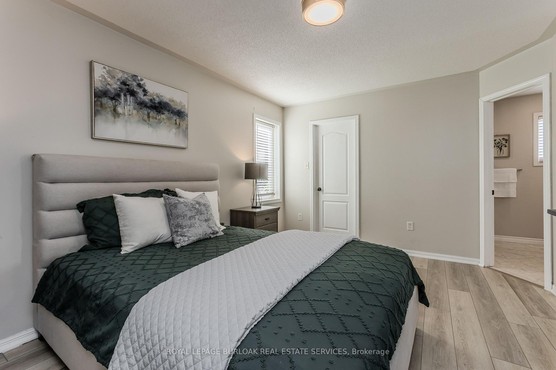 Photo 18 of 5190 Wood Crescent, Burlington, Orchard — HOMEH