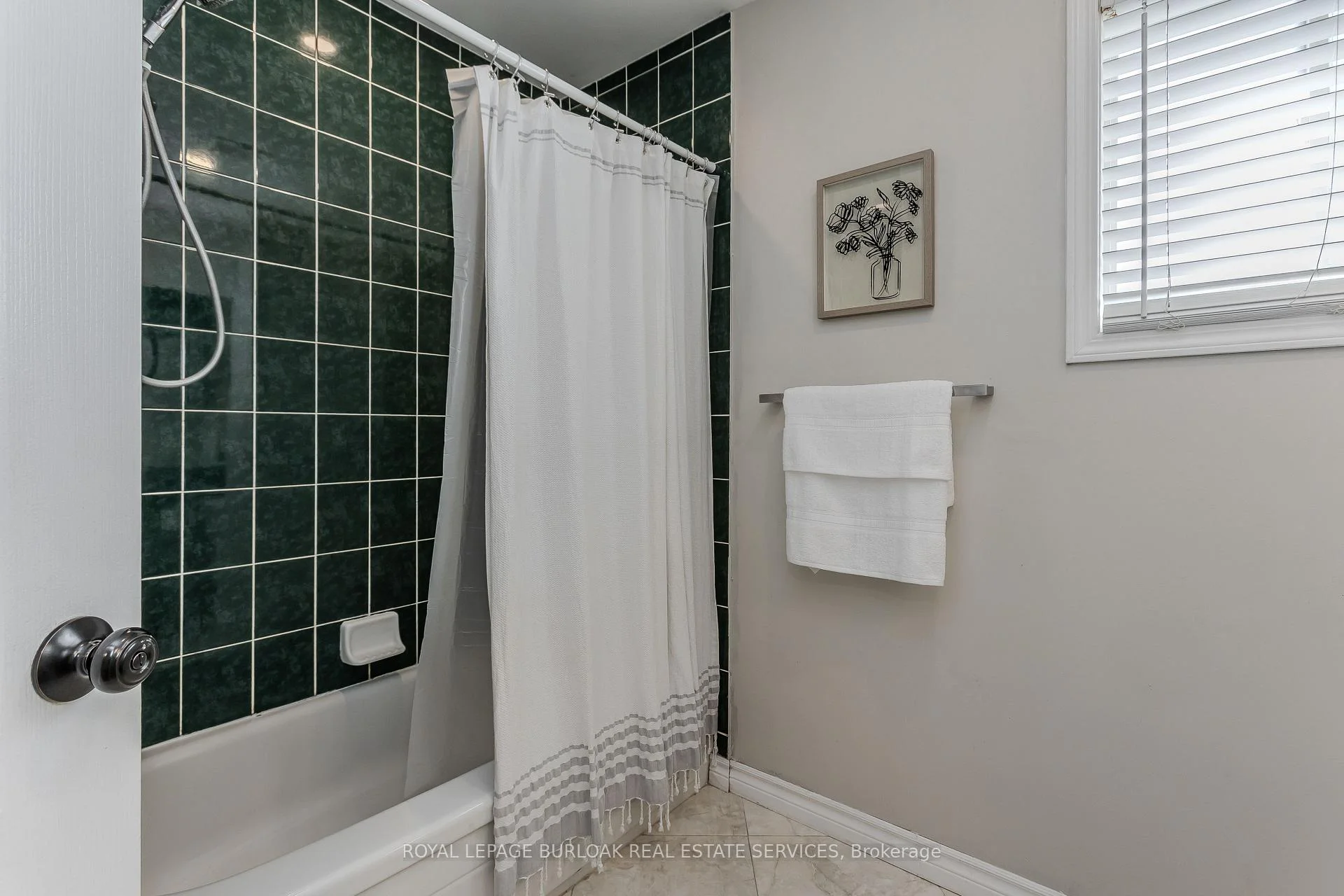 Photo 41 of 5190 Wood Crescent, Burlington, Orchard — HOMEH