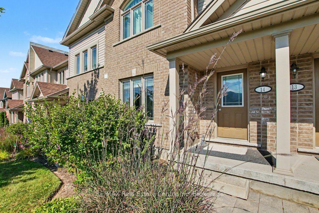 Photo 4 of Unit 14, 14 Amos Drive, Guelph, Kortright East — HOMEH