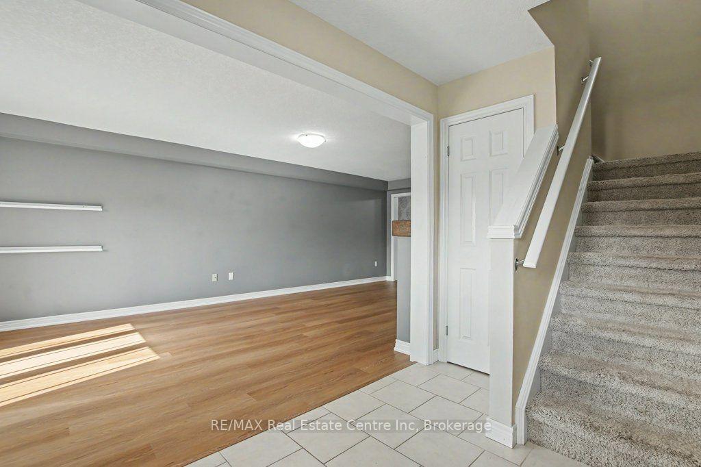 Photo 6 of Unit 14, 14 Amos Drive, Guelph, Kortright East — HOMEH