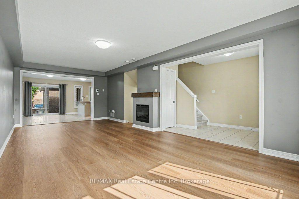 Photo 8 of Unit 14, 14 Amos Drive, Guelph, Kortright East — HOMEH