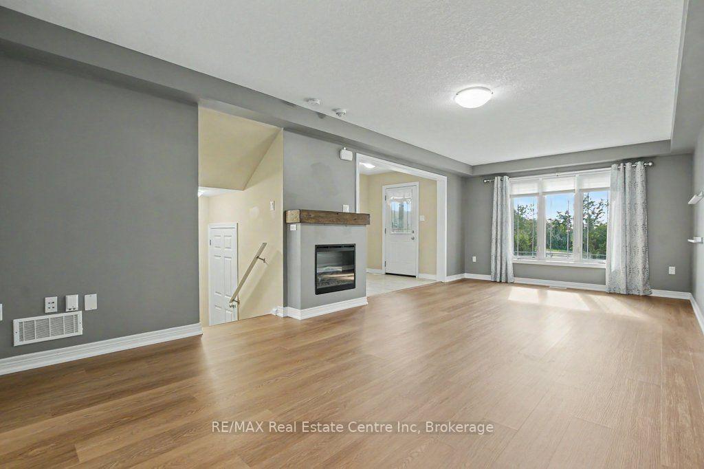 Photo 10 of Unit 14, 14 Amos Drive, Guelph, Kortright East — HOMEH
