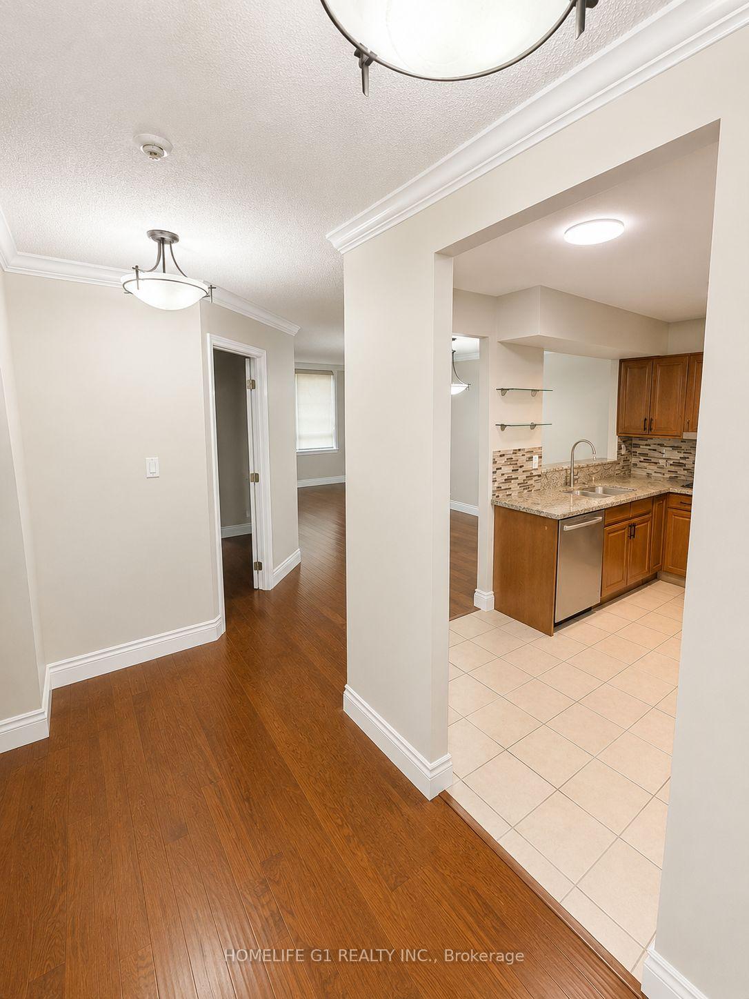 Photo 6 of Unit 301, 633 Bay Street, Toronto, Bay Street Corridor — HOMEH