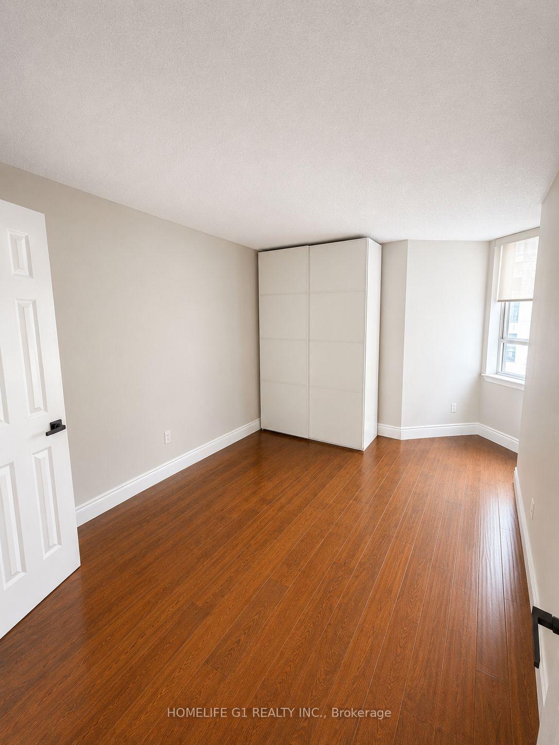 Photo 9 of Unit 301, 633 Bay Street, Toronto, Bay Street Corridor — HOMEH