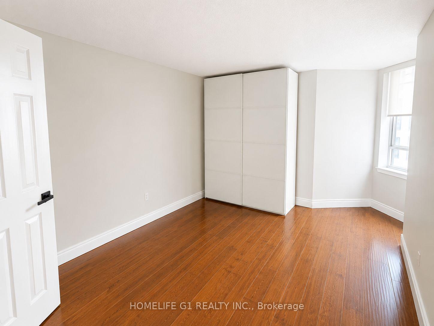 Photo 12 of Unit 301, 633 Bay Street, Toronto, Bay Street Corridor — HOMEH
