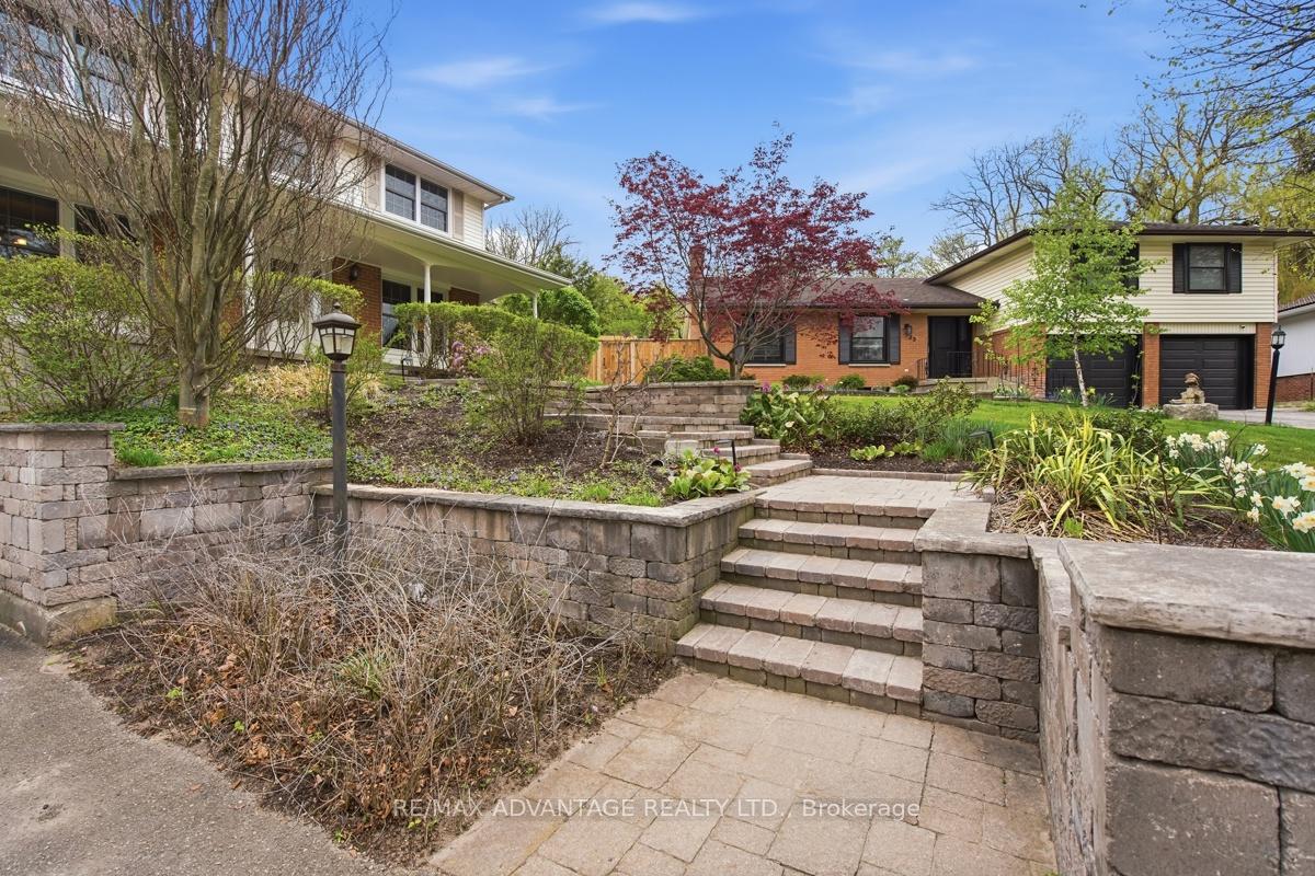 Photo 3 of 35 Cowan Place, London, South R — HOMEH