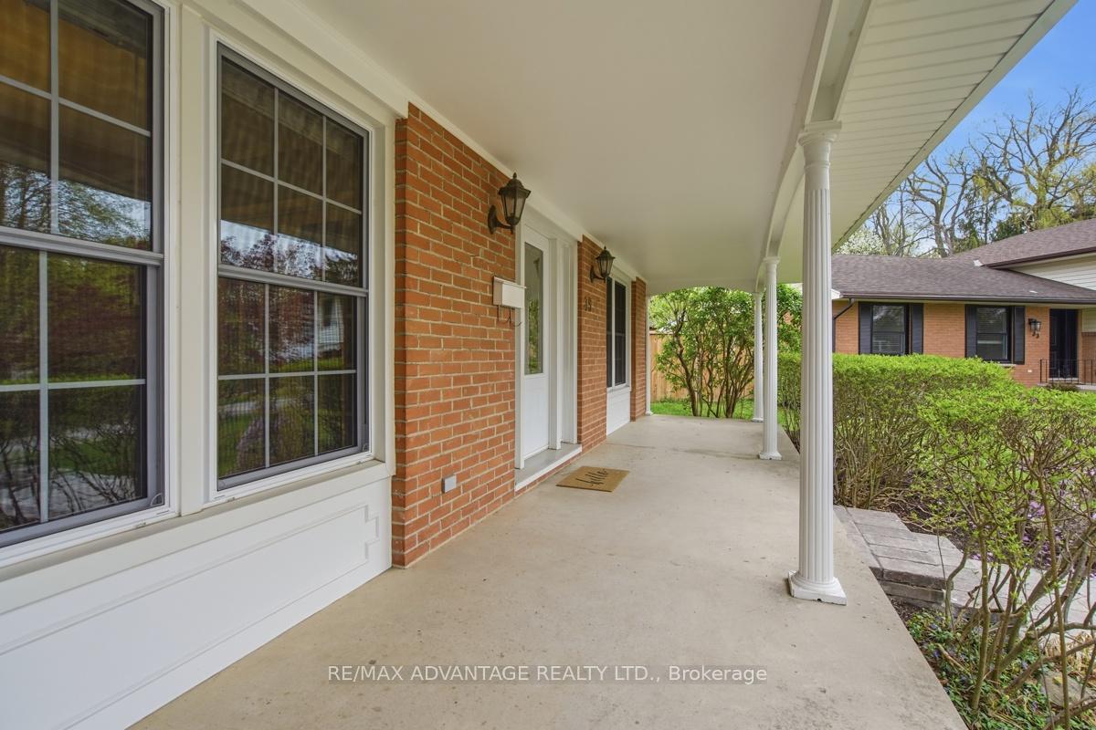 Photo 4 of 35 Cowan Place, London, South R — HOMEH