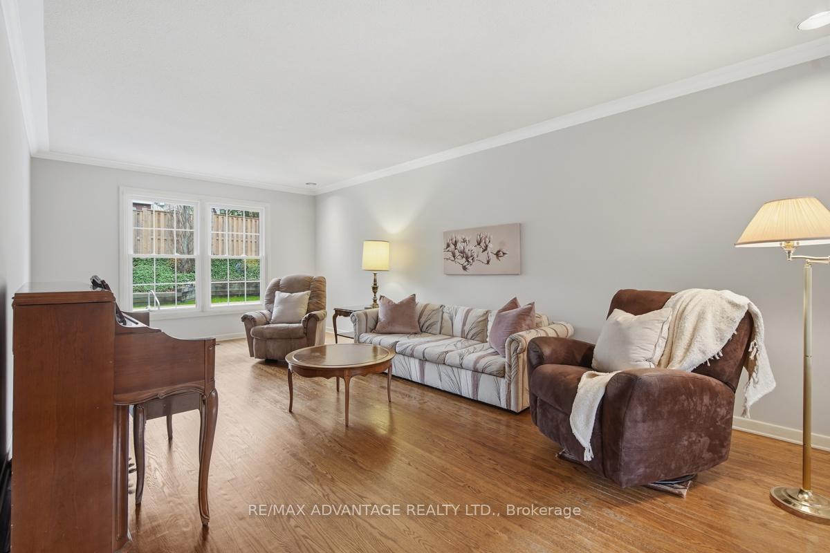 Photo 7 of 35 Cowan Place, London, South R — HOMEH