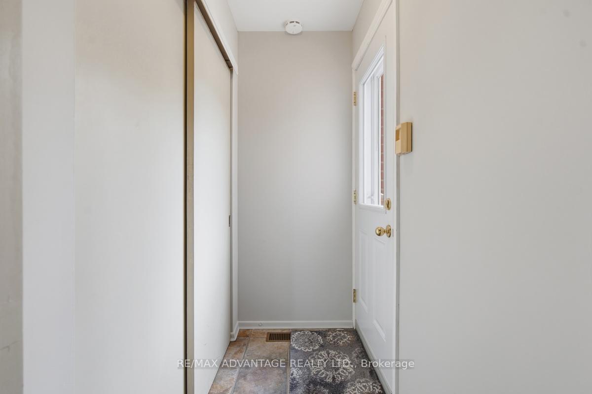 Photo 23 of 35 Cowan Place, London, South R — HOMEH
