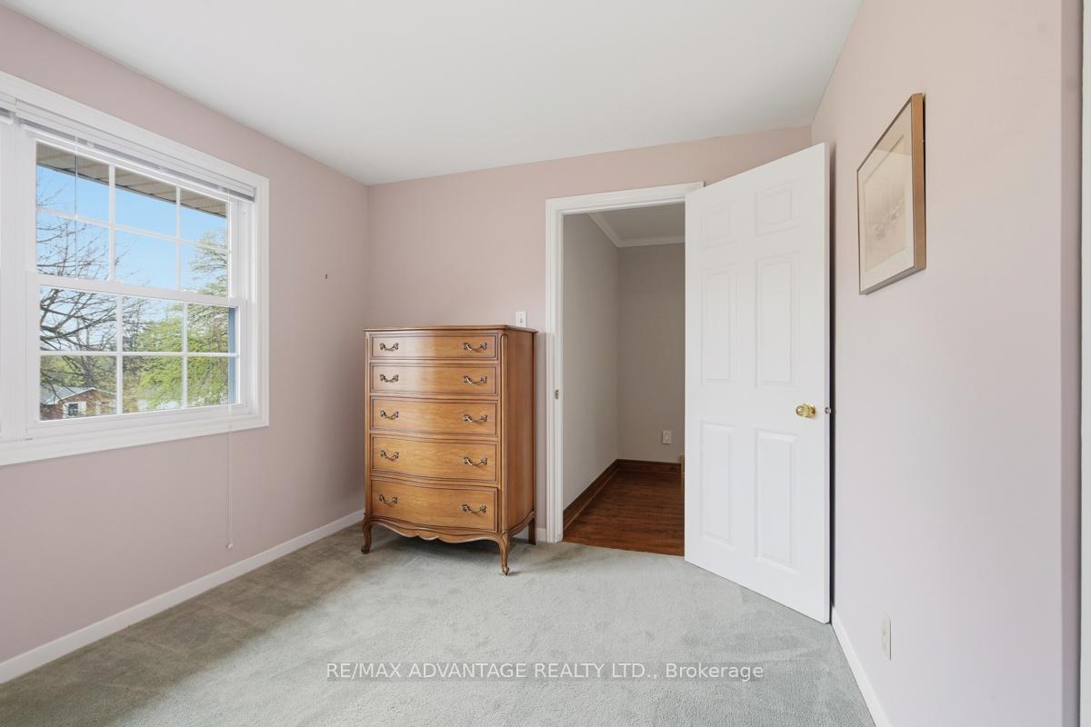 Photo 33 of 35 Cowan Place, London, South R — HOMEH