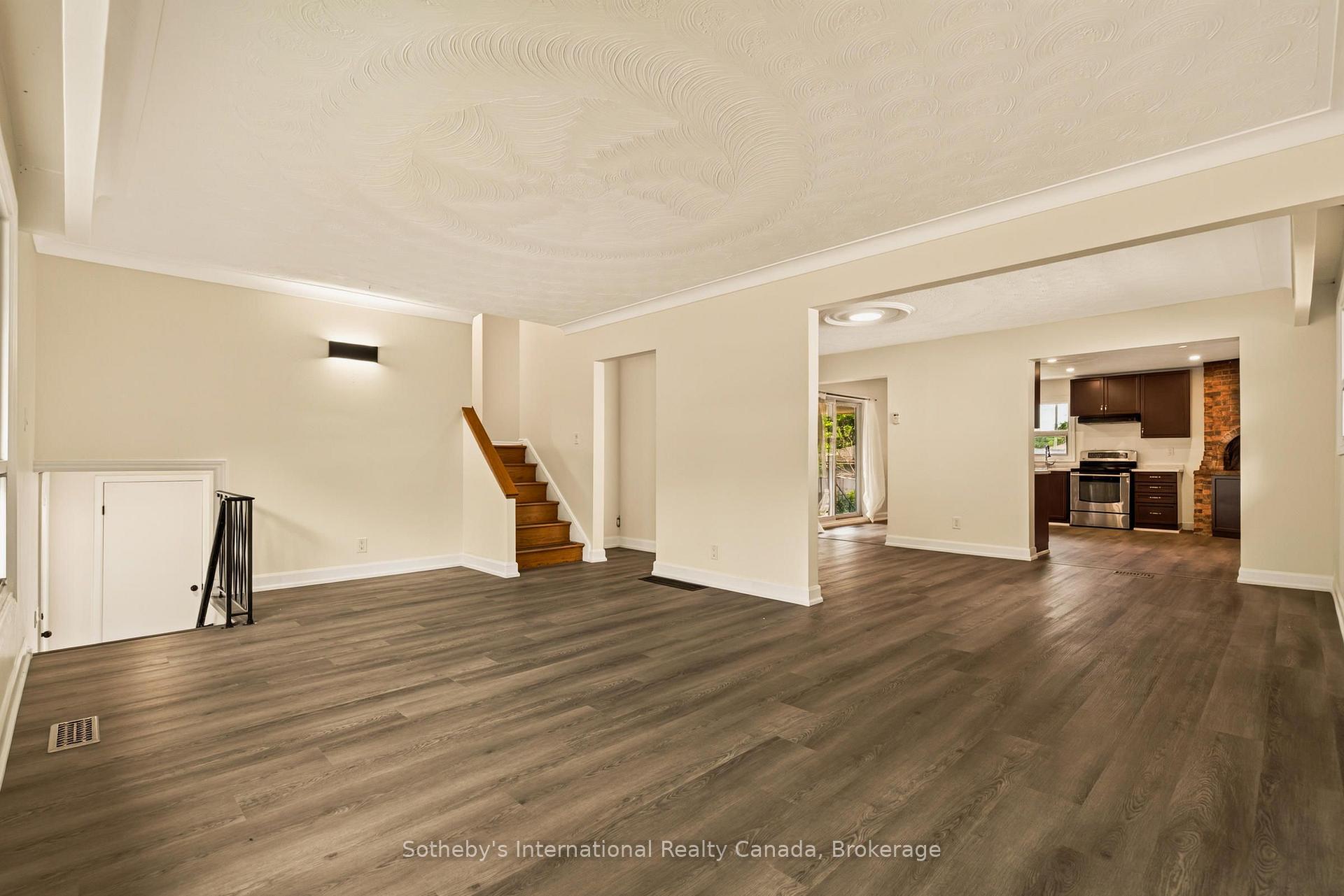 Photo 7 of 7 Delmar Drive, Hamilton, Buchanan — HOMEH