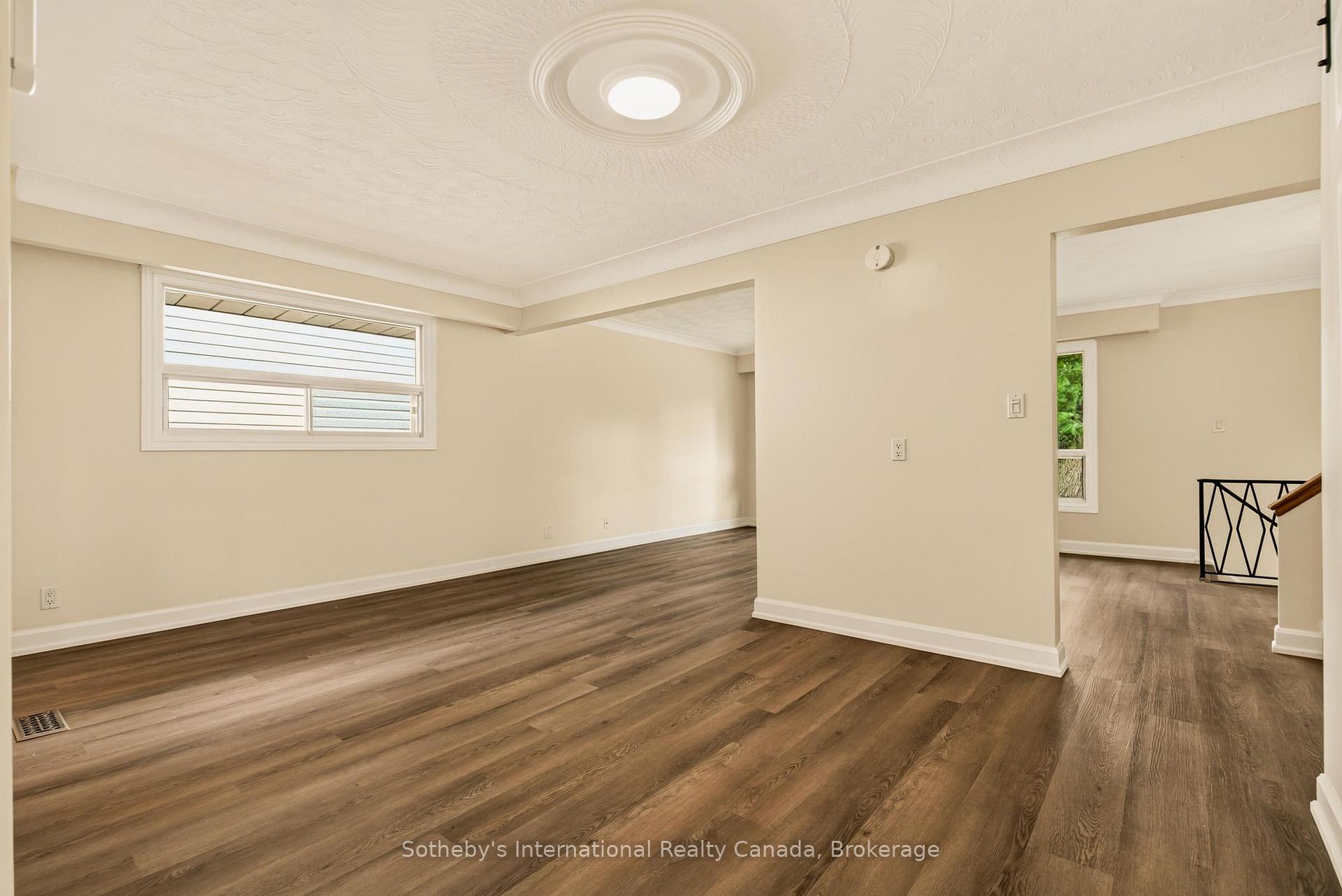 Photo 8 of 7 Delmar Drive, Hamilton, Buchanan — HOMEH