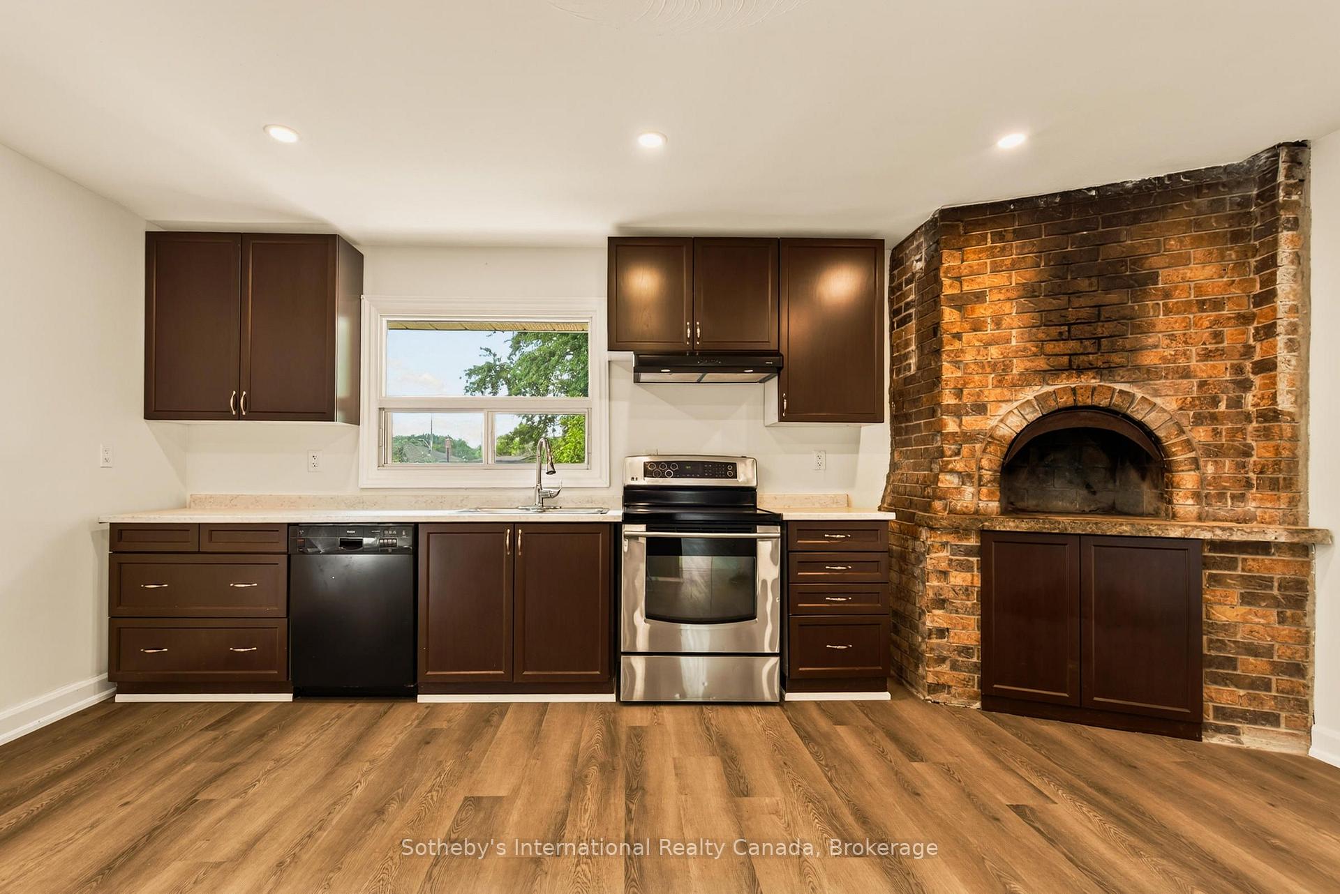 Photo 13 of 7 Delmar Drive, Hamilton, Buchanan — HOMEH