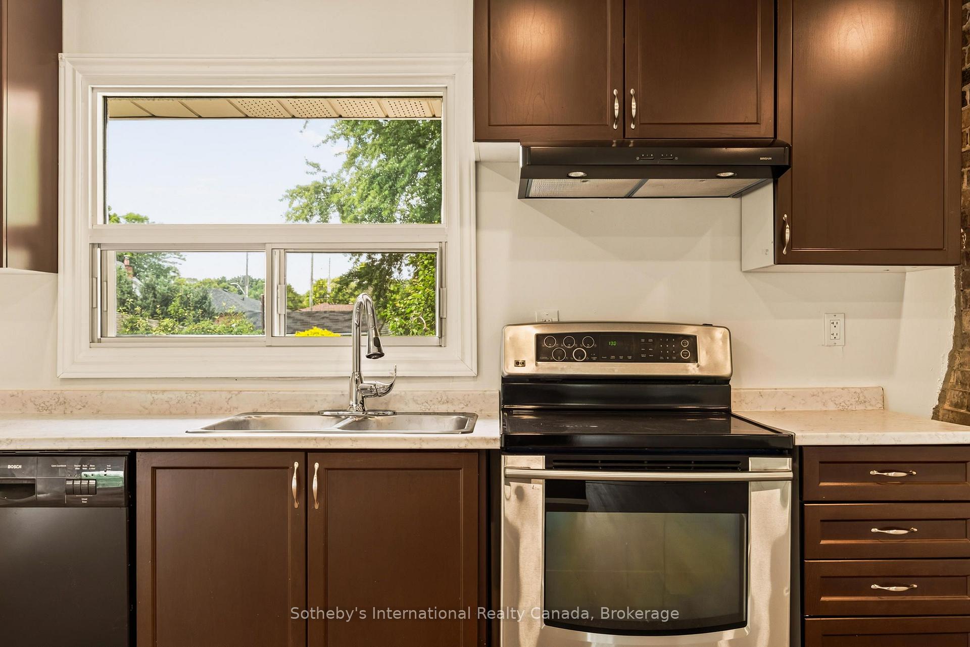 Photo 14 of 7 Delmar Drive, Hamilton, Buchanan — HOMEH