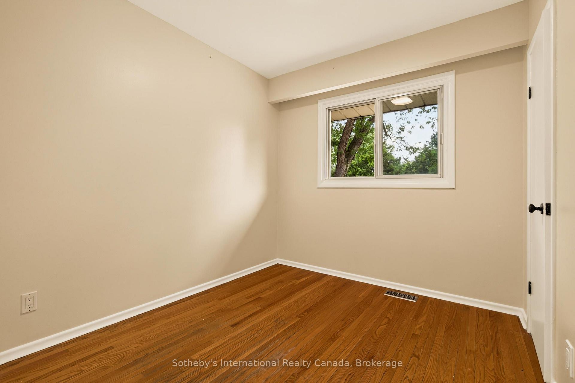 Photo 21 of 7 Delmar Drive, Hamilton, Buchanan — HOMEH
