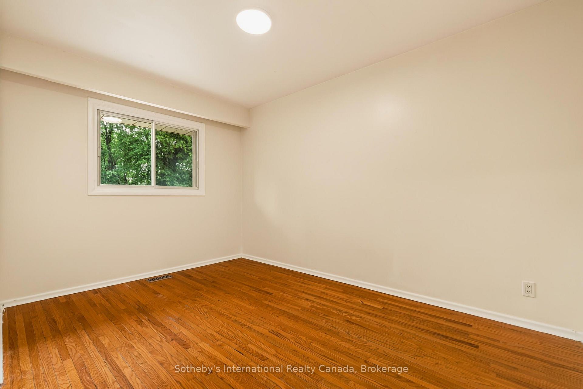 Photo 23 of 7 Delmar Drive, Hamilton, Buchanan — HOMEH