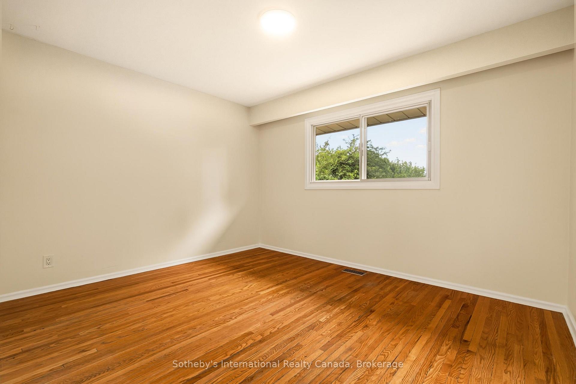 Photo 25 of 7 Delmar Drive, Hamilton, Buchanan — HOMEH