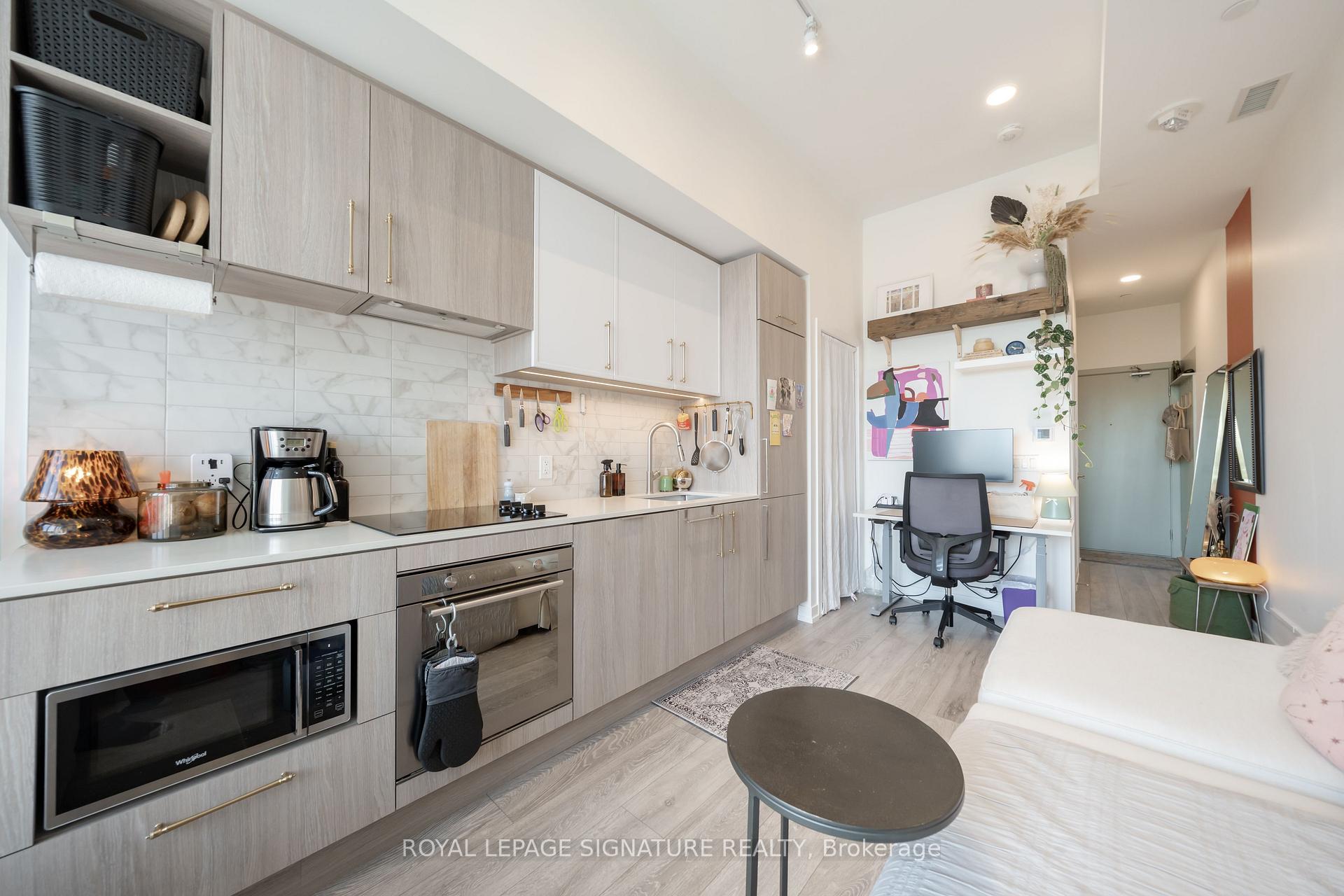 Photo 6 of Unit 929, 2020 Bathurst Street, Toronto, Humewood-Cedarvale — HOMEH
