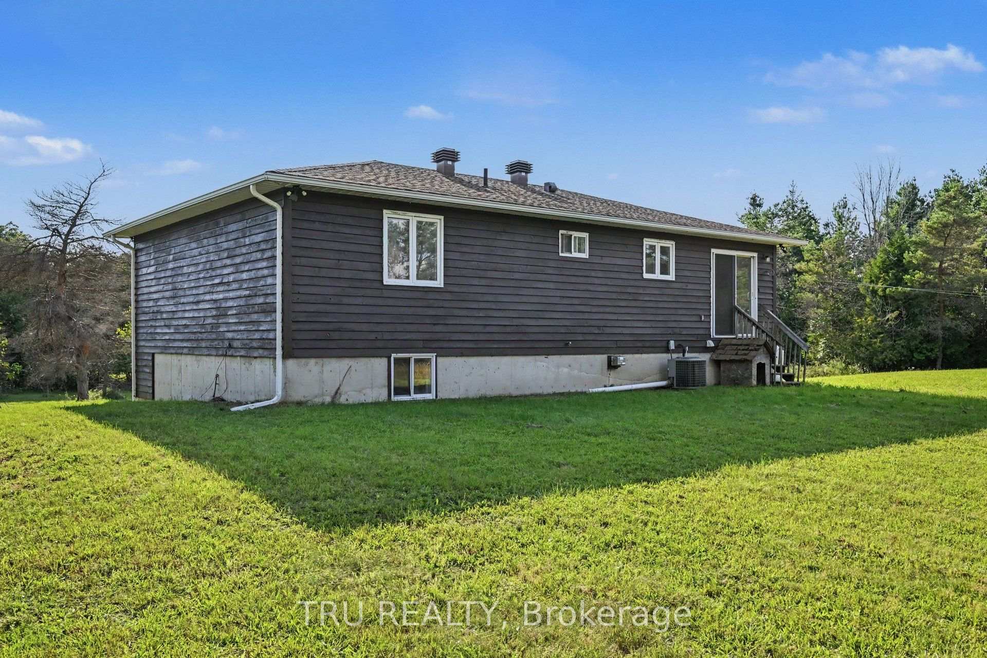 Photo 3 of 445 Bolton Road, North Grenville, North Grenville Twp (Kemptville South) — HOMEH