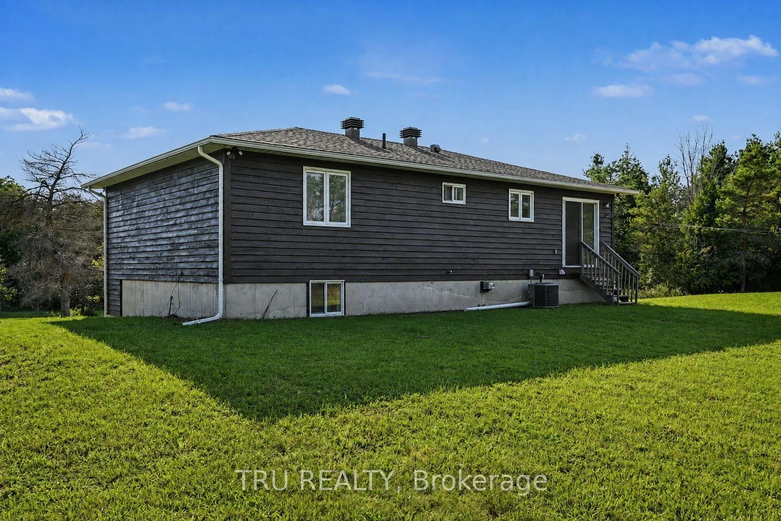 Photo 4 of 445 Bolton Road, North Grenville, North Grenville Twp (Kemptville South) — HOMEH