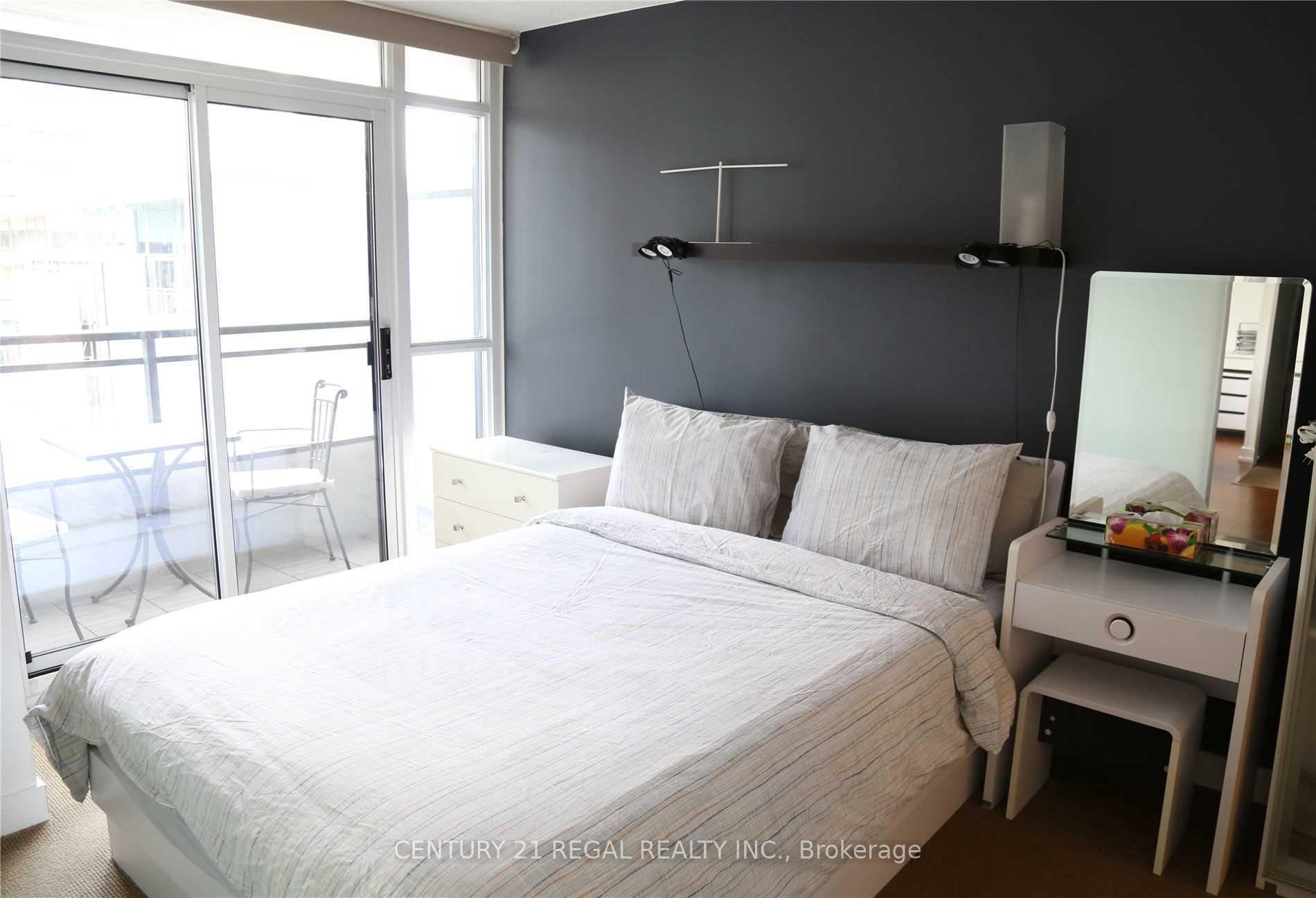 Photo 10 of Unit 509, 8 Telegram Mews, Toronto, Waterfront Communities — HOMEH