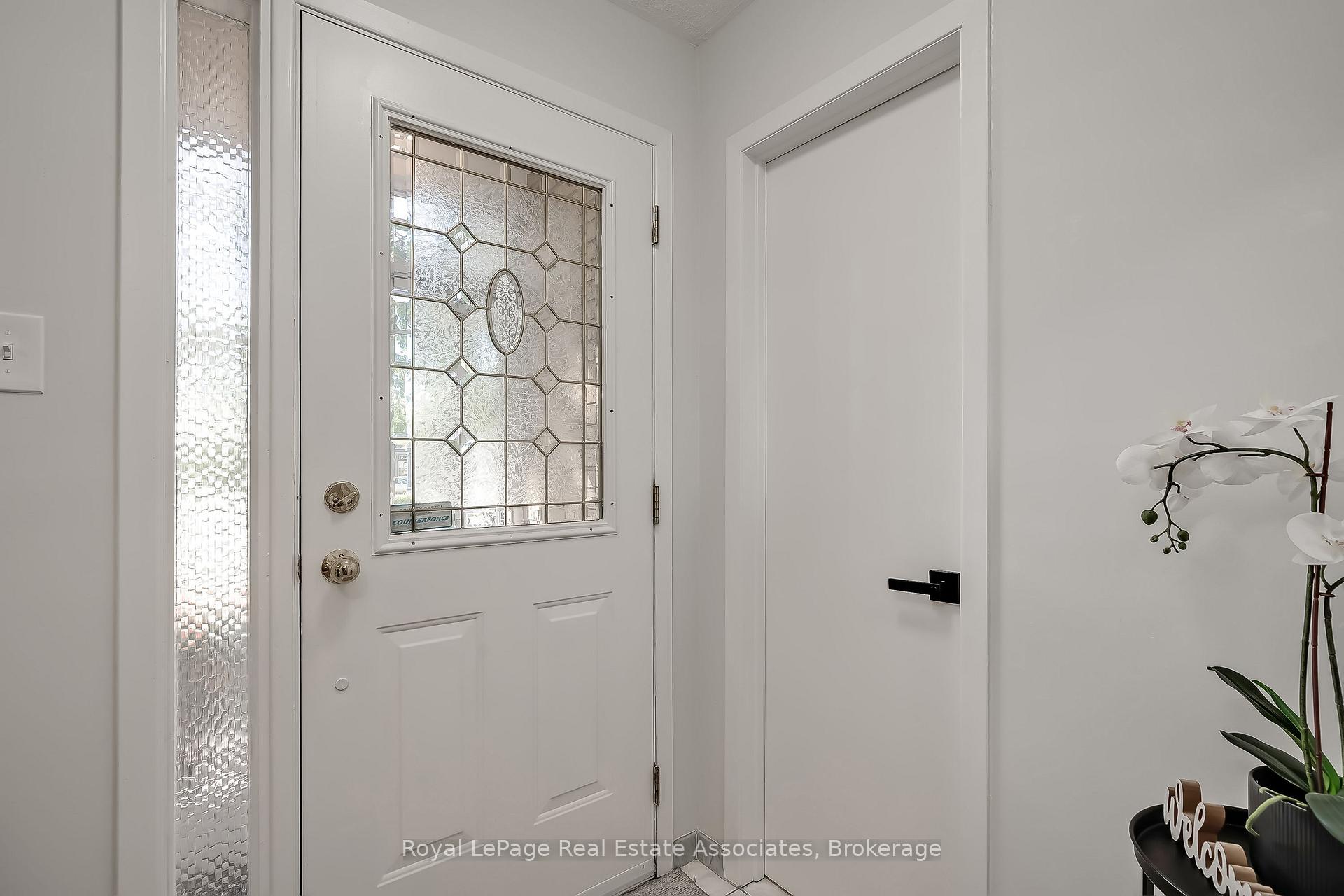 Photo 2 of Unit 70, 3 Centennial Pk Road, Etobicoke, Eringate-Centennial-West Deane — HOMEH