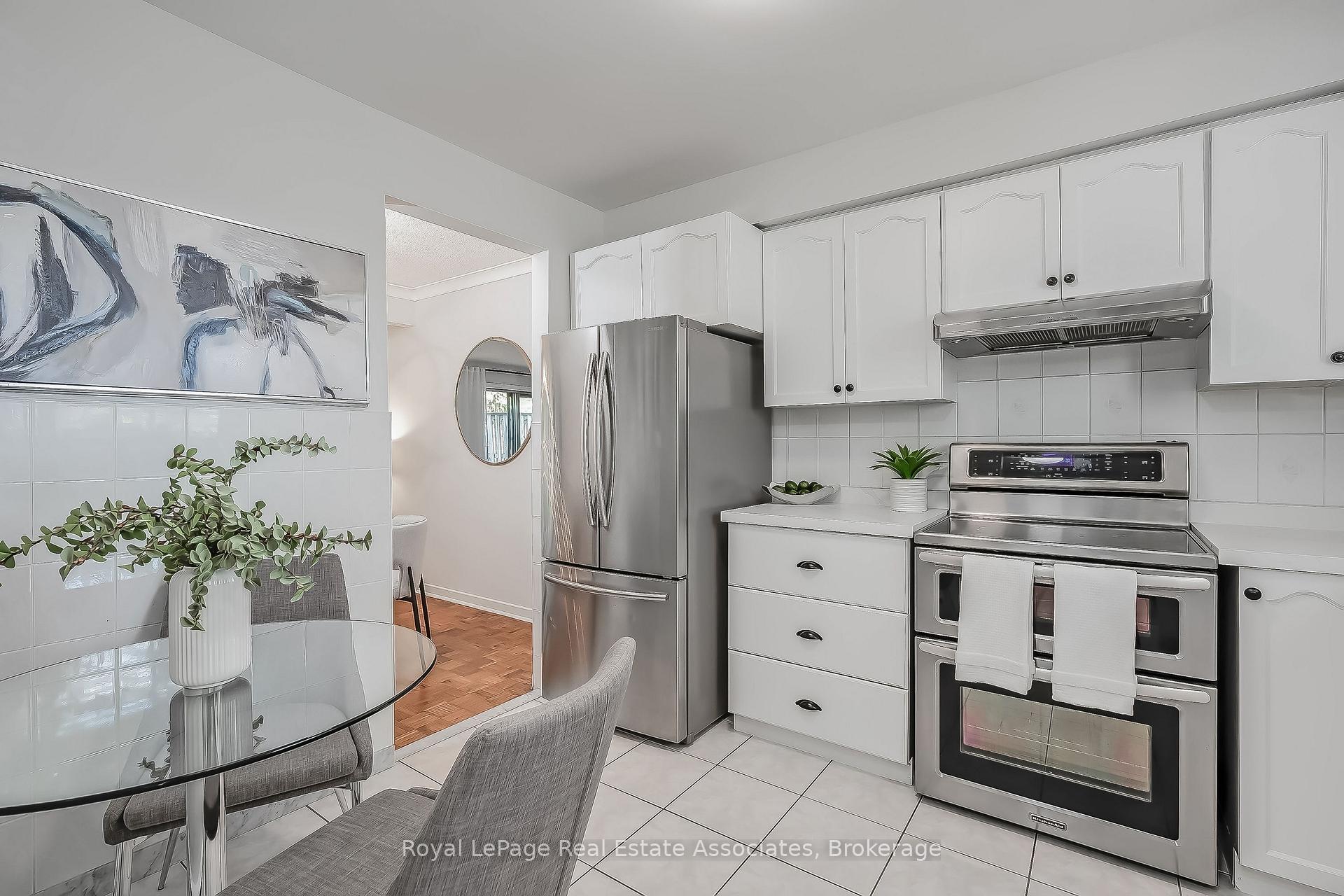 Photo 4 of Unit 70, 3 Centennial Pk Road, Etobicoke, Eringate-Centennial-West Deane — HOMEH