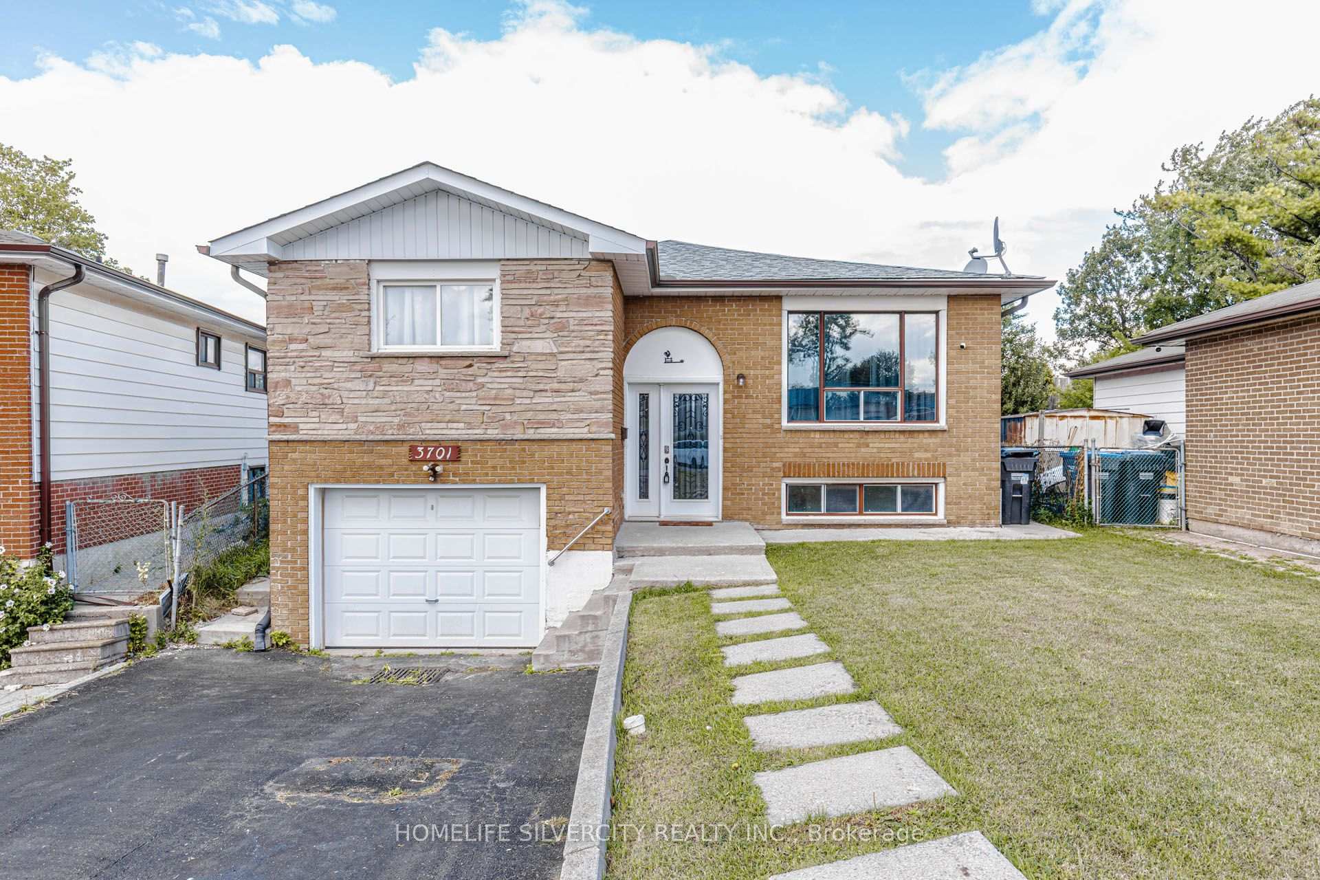 Photo 3 of 3701 Keenan Crescent, Mississauga, Malton — HOMEH