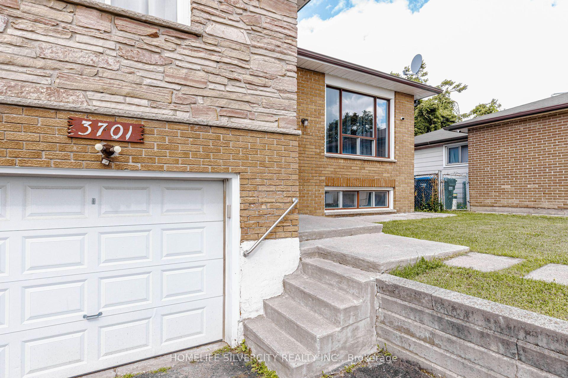 Photo 4 of 3701 Keenan Crescent, Mississauga, Malton — HOMEH