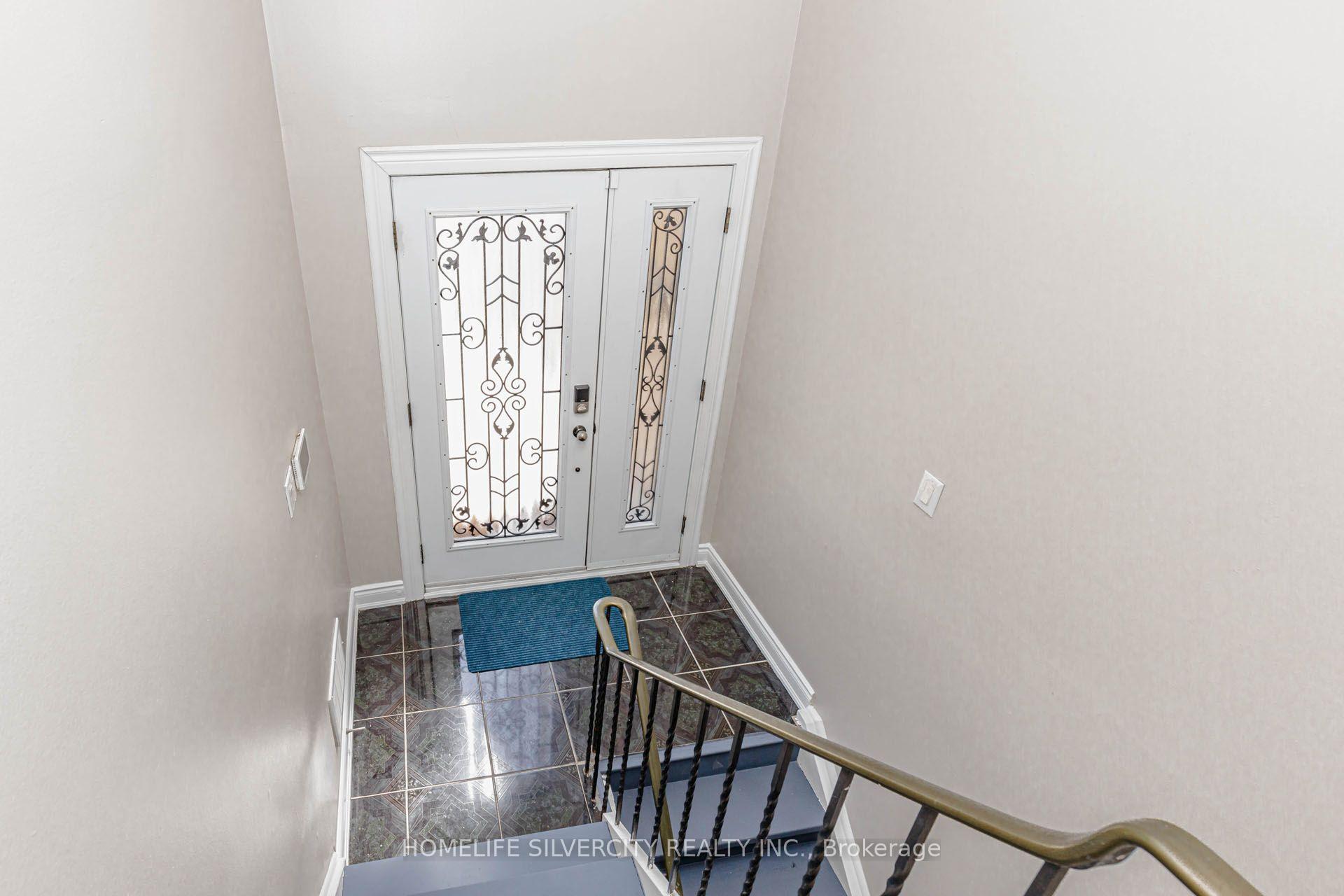 Photo 7 of 3701 Keenan Crescent, Mississauga, Malton — HOMEH