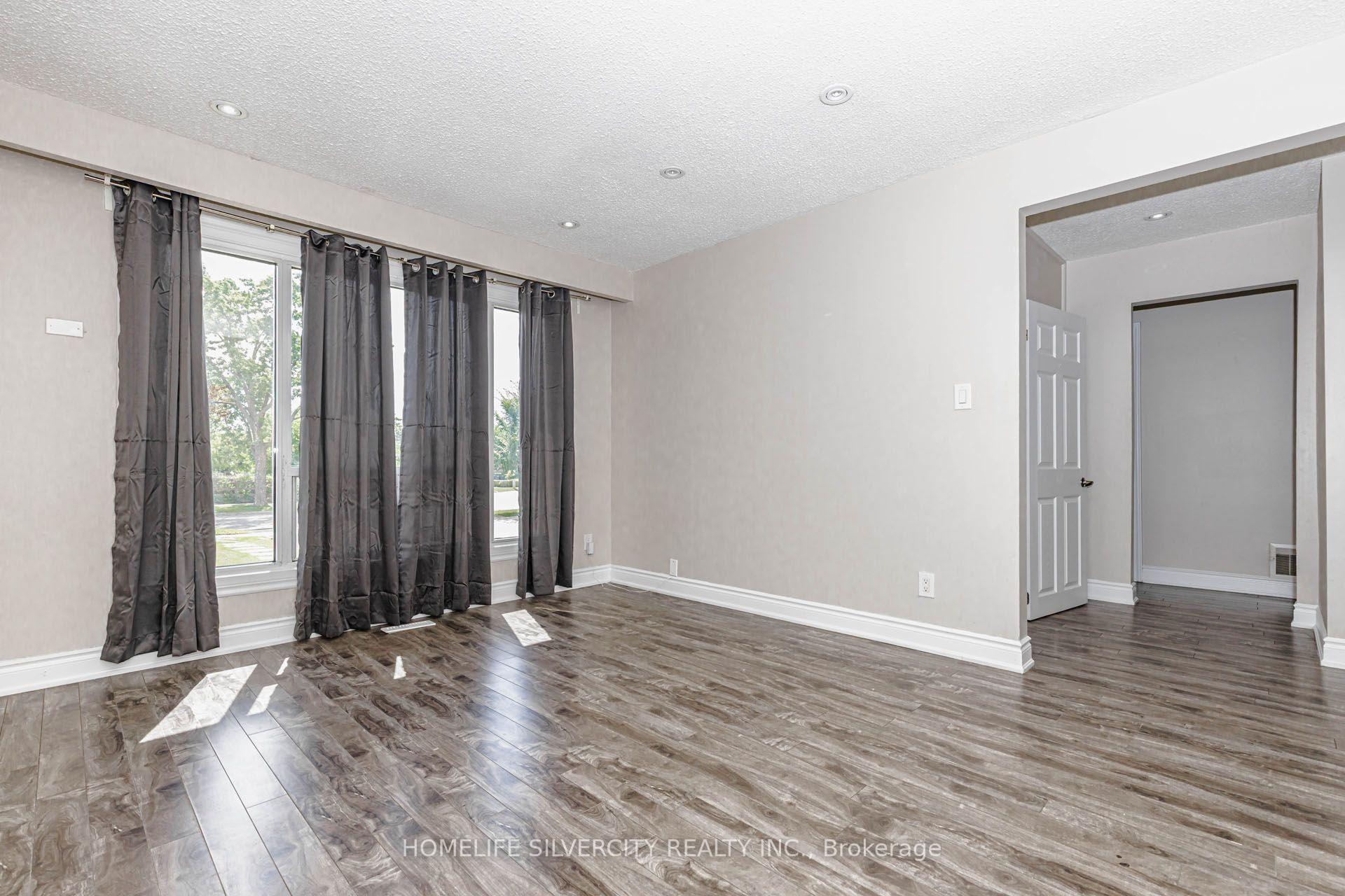 Photo 12 of 3701 Keenan Crescent, Mississauga, Malton — HOMEH
