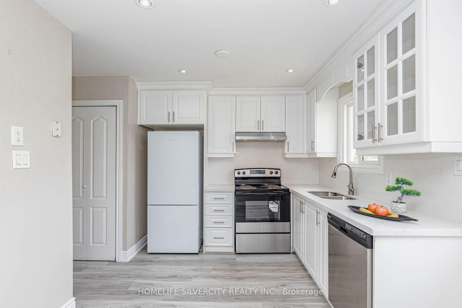 Photo 15 of 3701 Keenan Crescent, Mississauga, Malton — HOMEH