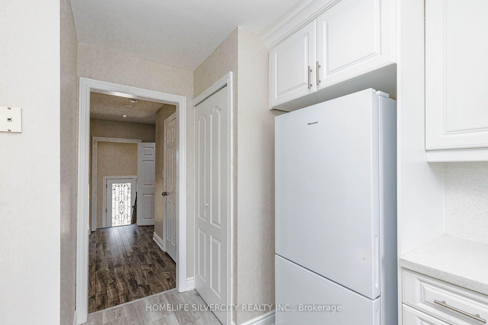 Photo 22 of 3701 Keenan Crescent, Mississauga, Malton — HOMEH