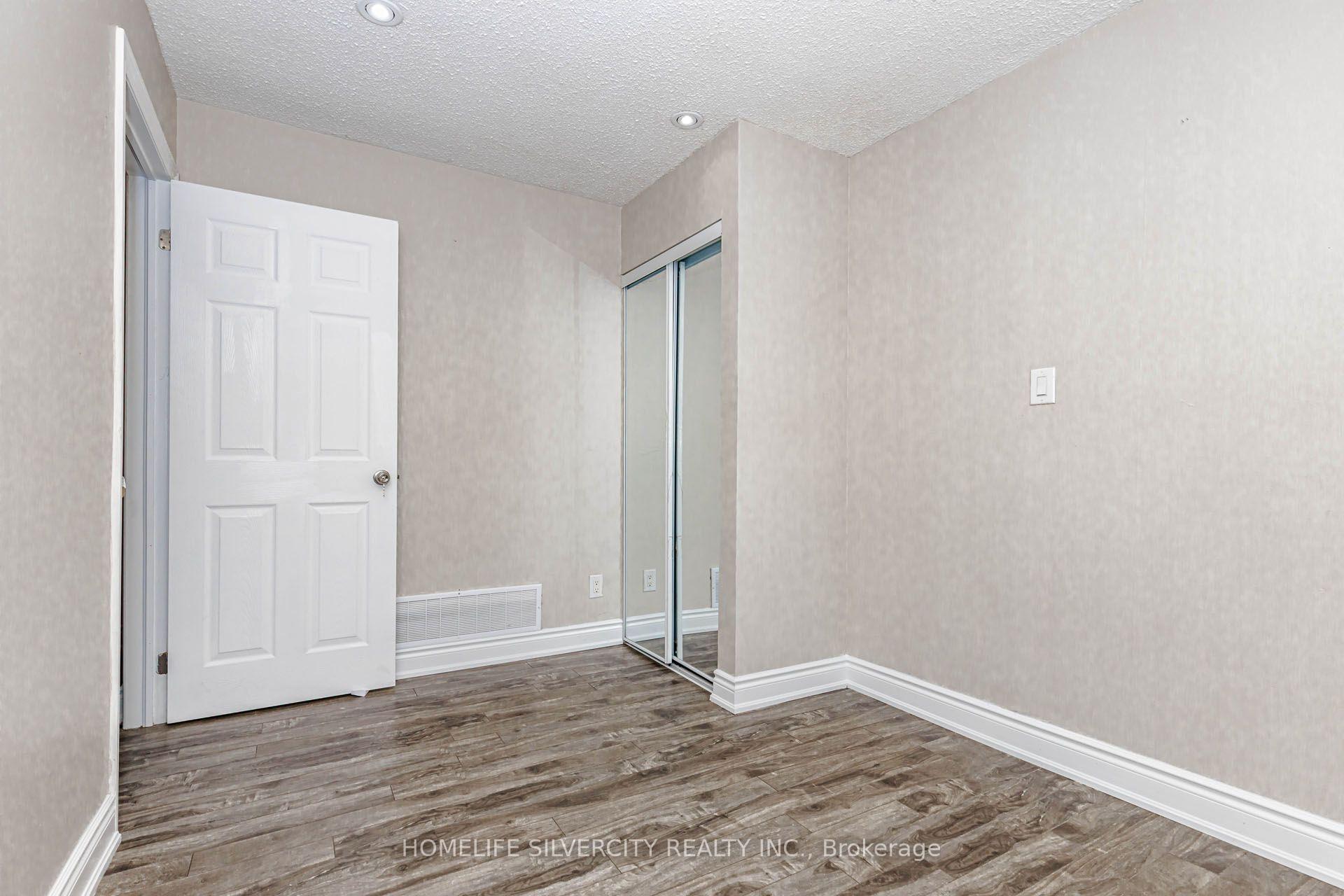 Photo 24 of 3701 Keenan Crescent, Mississauga, Malton — HOMEH